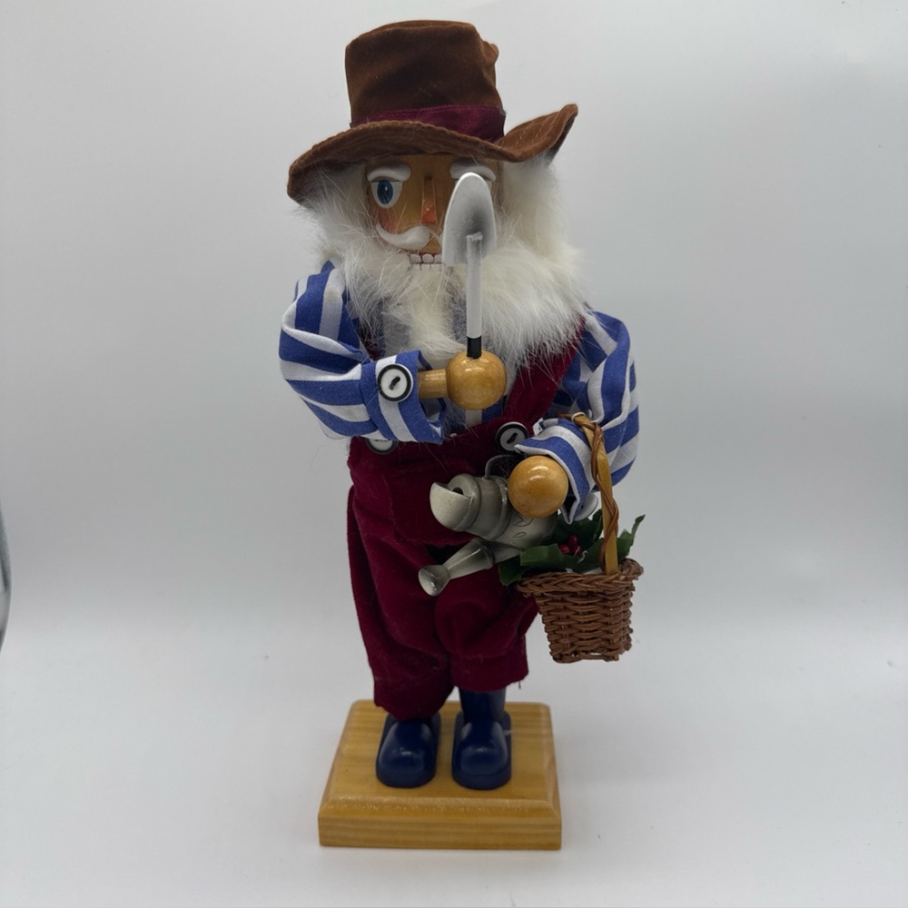 Vintage 1990s Gardener Nutcracker 9.5” Tall Very Good Condition